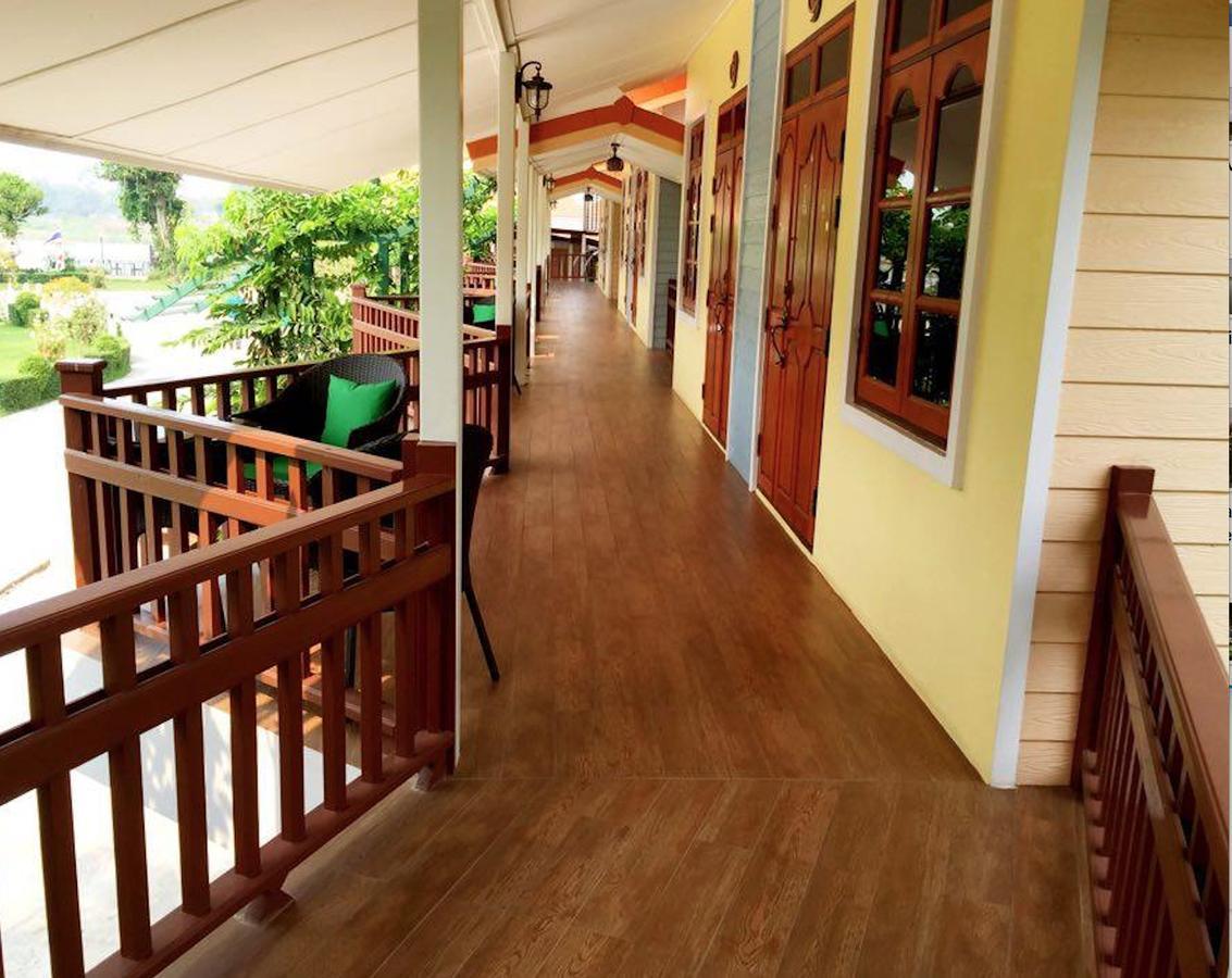 Maeping Mango Riverside Resort Kamphaeng Phet Buitenkant foto