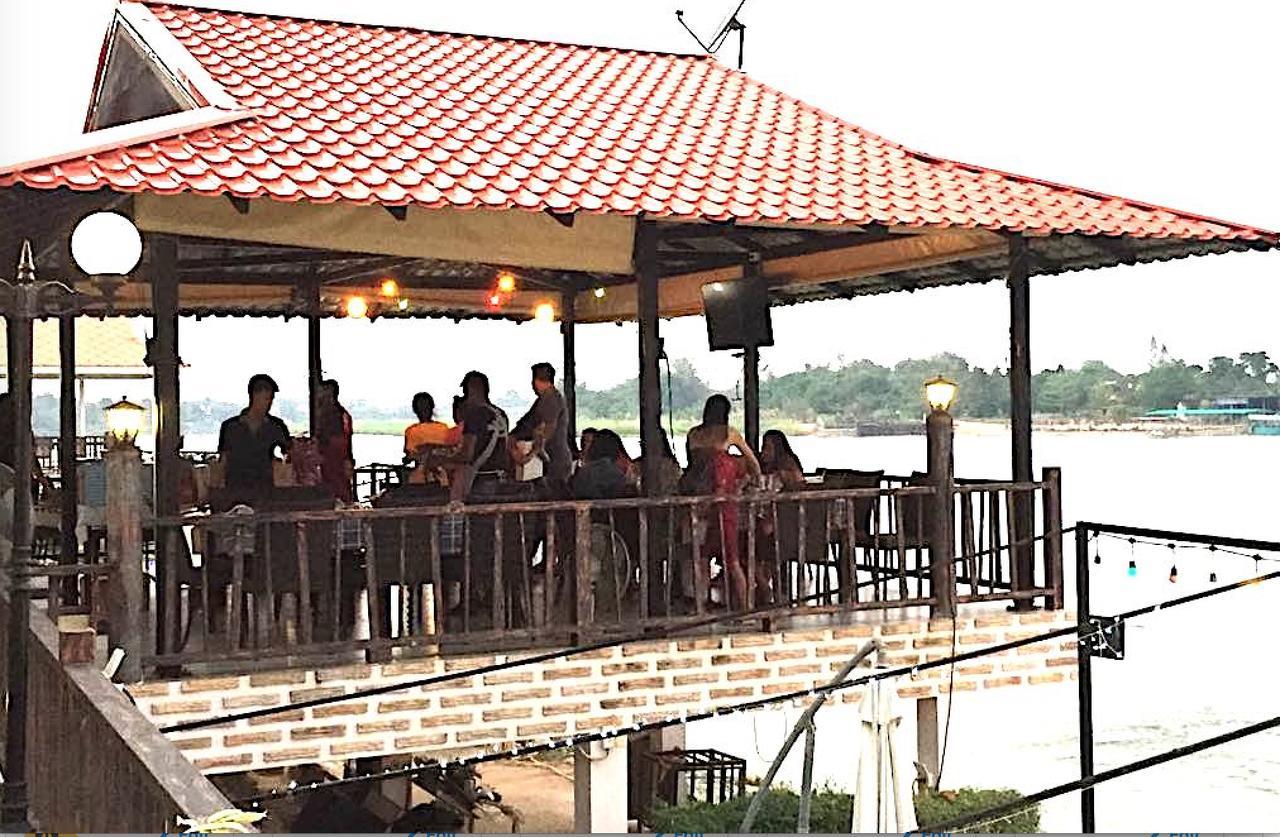 Maeping Mango Riverside Resort Kamphaeng Phet Buitenkant foto