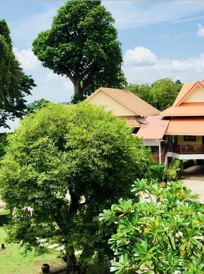 Maeping Mango Riverside Resort Kamphaeng Phet Buitenkant foto