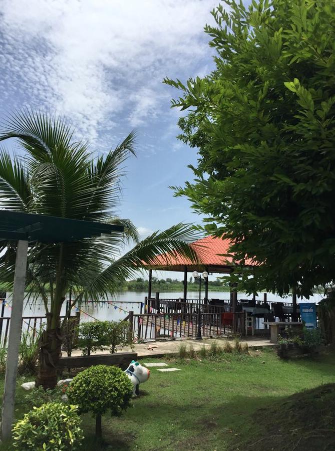 Maeping Mango Riverside Resort Kamphaeng Phet Buitenkant foto