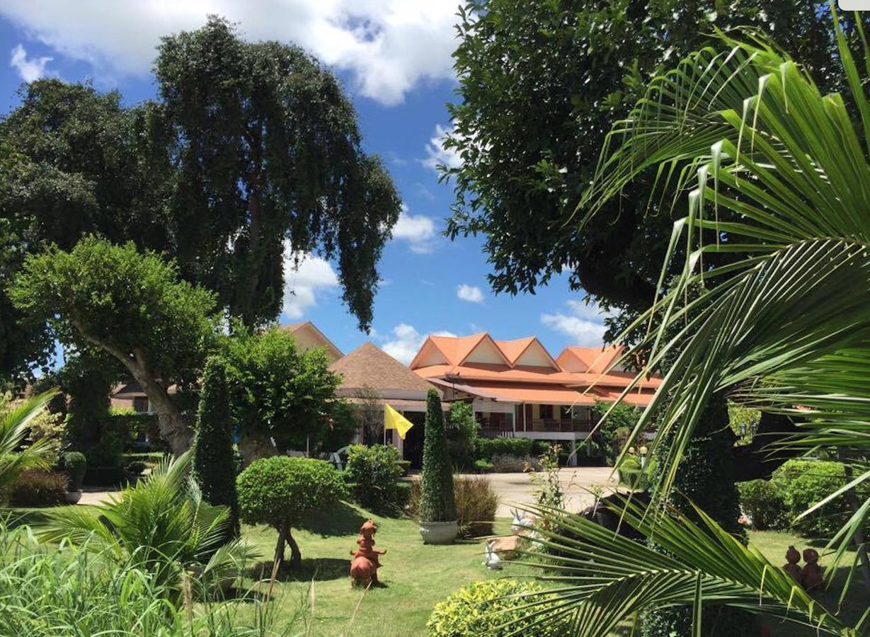 Maeping Mango Riverside Resort Kamphaeng Phet Buitenkant foto